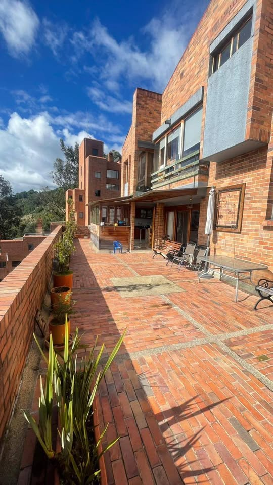 VENTA CASA BOSQUES DE PINOS